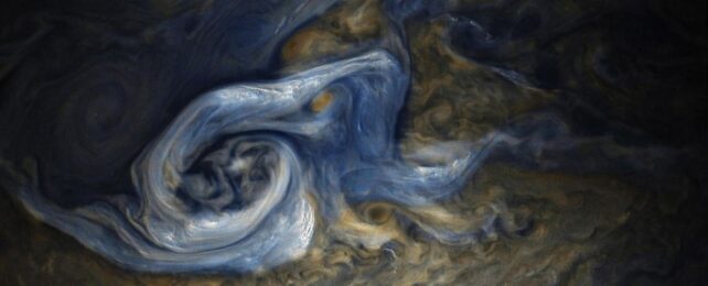 Град на Юпитере Гигантские слясовые шарики аммиака и воды