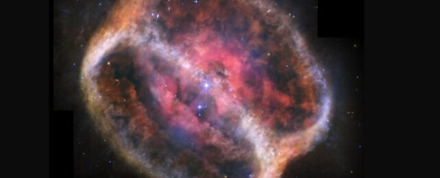 JWST has taken the most detailed image of planetary nebula NGC 1514 to date thanks to its unique mid-infrared observations. Призрачные кольца умирающей звезды запечатлены в невиданных ранее деталях от JWST