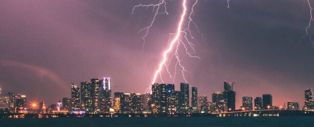 Первый мир: Япония утверждает, что новый беспилотник может вызвать удары молнии