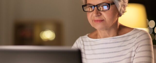 Половина пожилых американцев использует ИИ — вот что они делают с ним